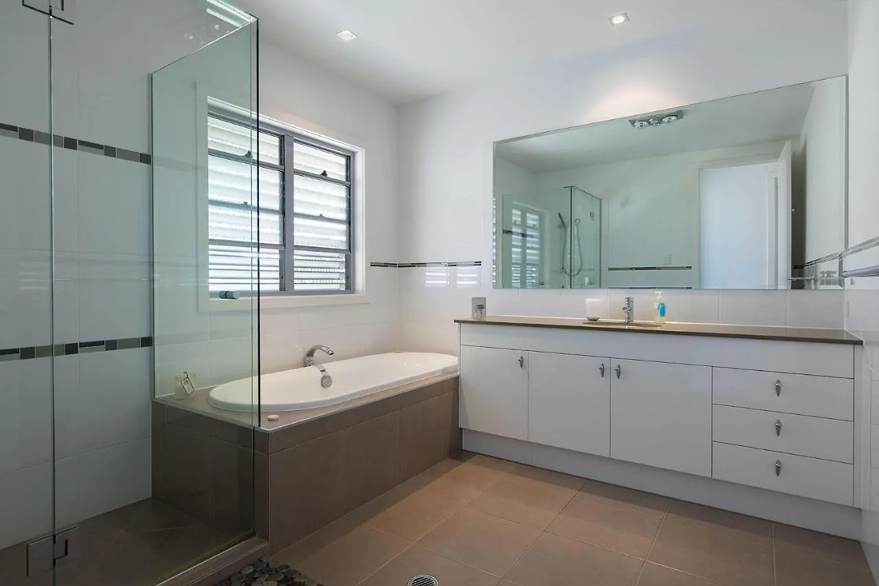 Yaroomba Beach House Holiday home